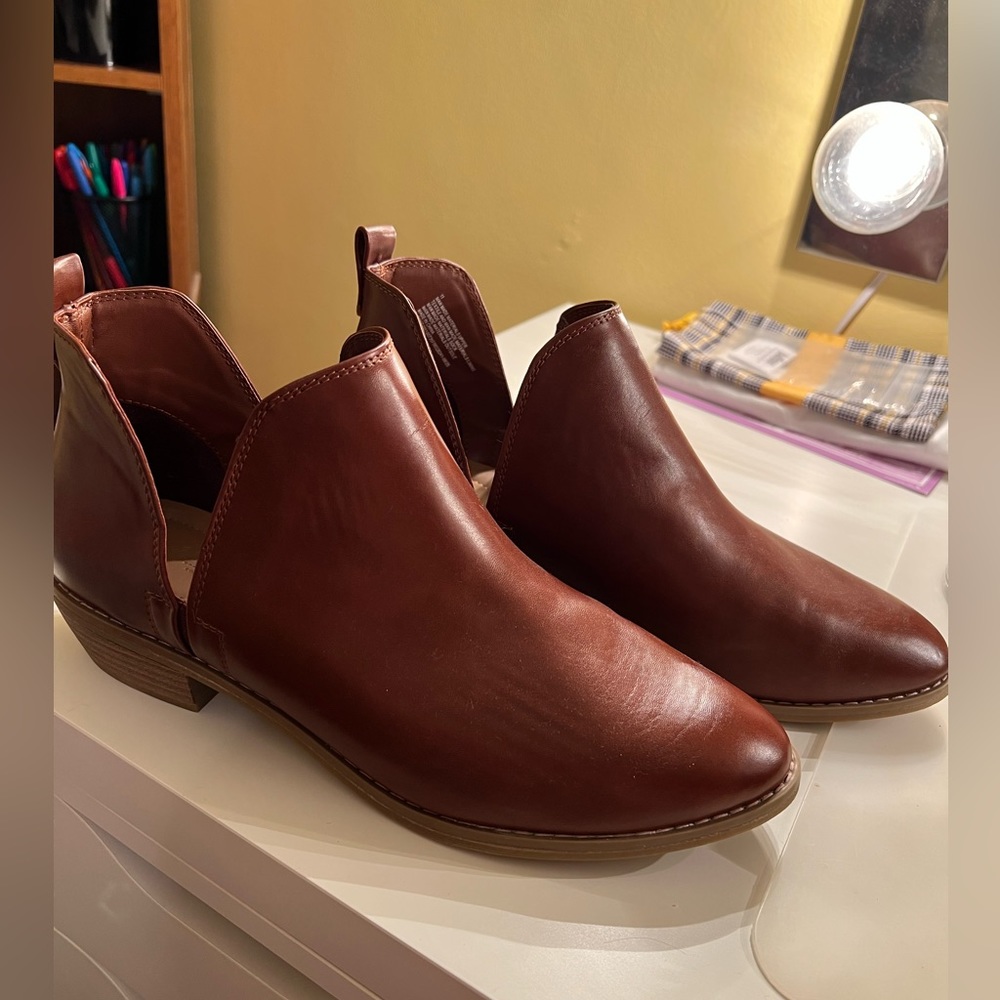 Universal Thread ankle boots